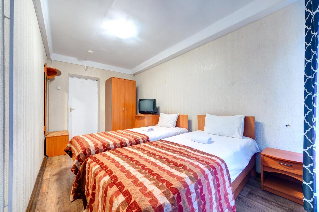Holosiyvsky Hotel Kiev Buitenkant foto