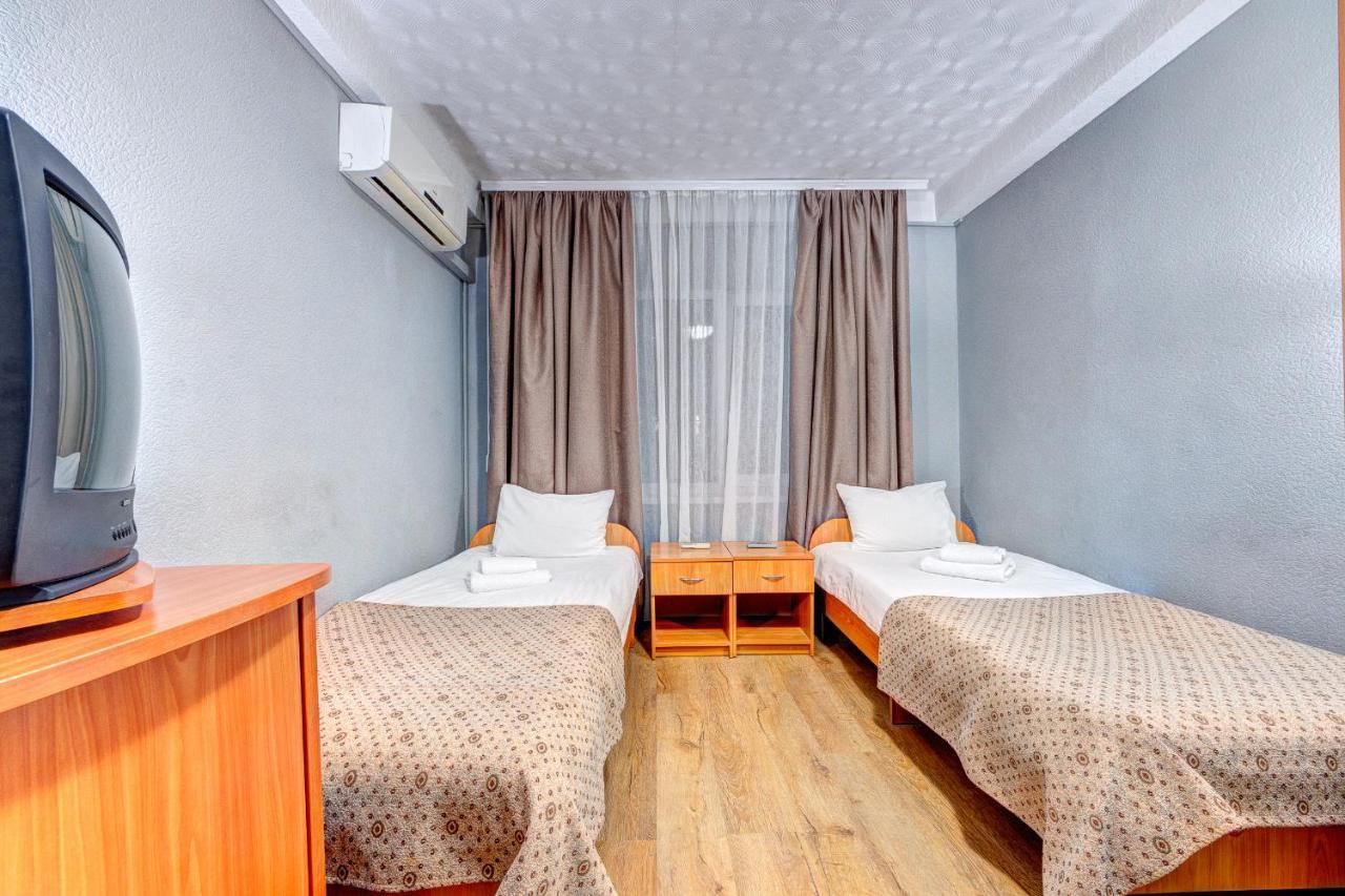Holosiyvsky Hotel Kiev Buitenkant foto