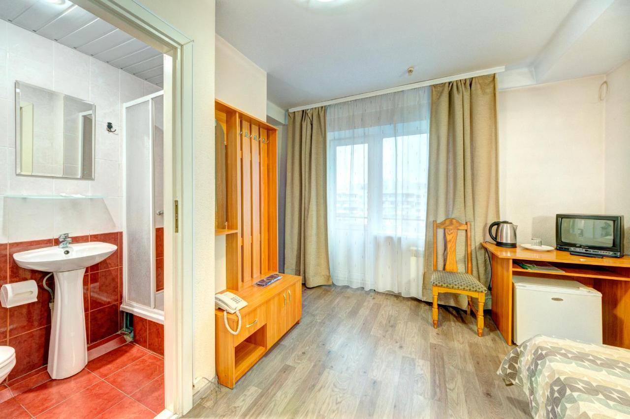 Holosiyvsky Hotel Kiev Buitenkant foto