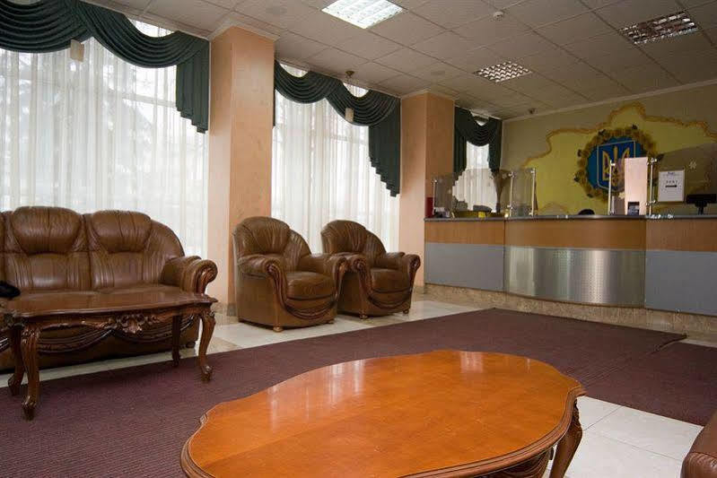 Holosiyvsky Hotel Kiev Buitenkant foto